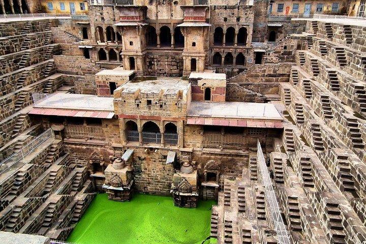 Geführte Fatehpur Sikri- und Abhaneri-Tour ab Jaipur mit Agra Drop
