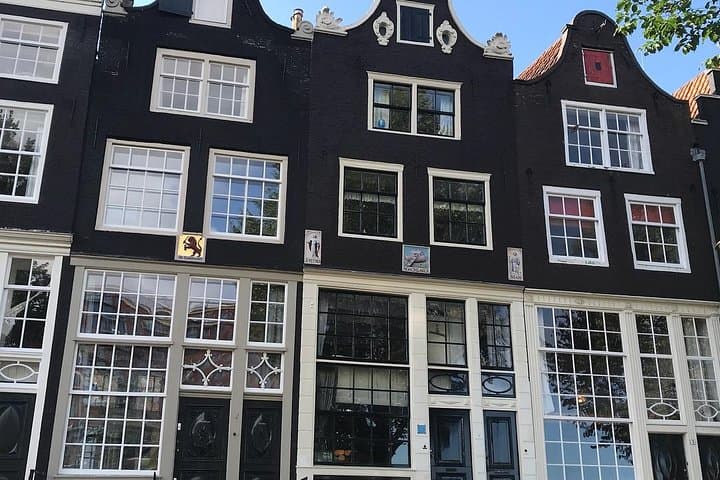 Private Amsterdam Bike Tour with a local guide (also for families)