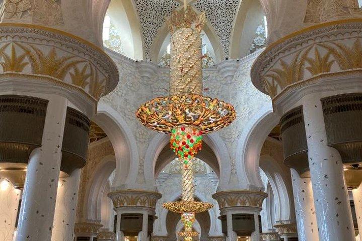 Abu Dhabi Dagtrip met Grote Moskee en Louvre Abu Dhabi