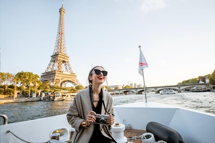 Seine River Guided Cruise by Vedettes de Paris