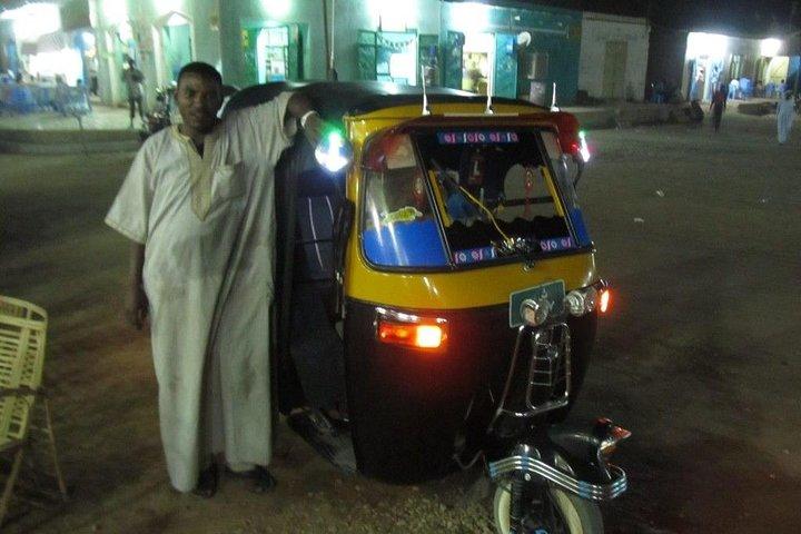 トゥクツクで本物のエジプトの村を訪れるプライベートな珍しいカイロツアー