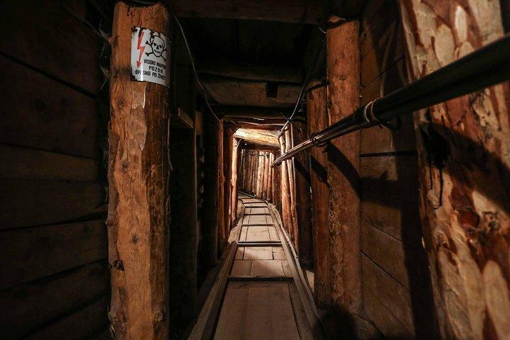 Tour del tunnel della speranza - Sopravvivenza e resilienza