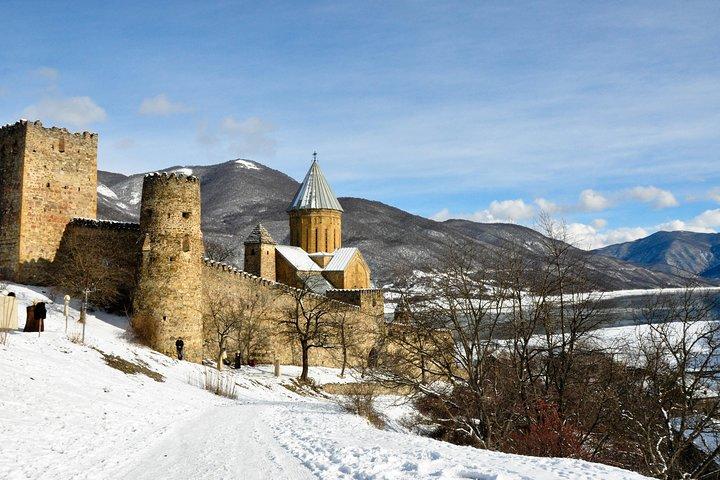 Tur til Kazbegi Ananuri Zhinvali Gudauri hel dag