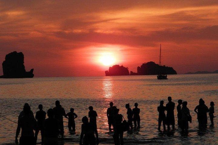 Hong Islands Tramonto e bagliore Plancton Viaggio notturno da Krabi