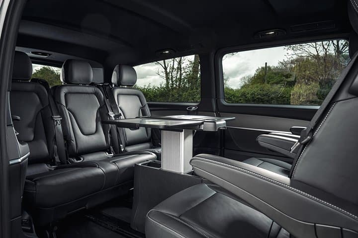 Private Transfer: Lyon Airport LYS to Lyon City in Luxury Van