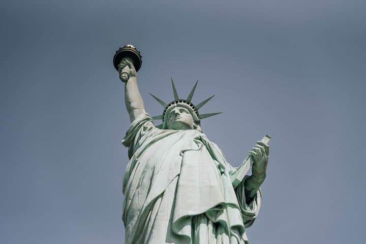 Statue of Liberty and Ellis Island Guided Tour with Ferry