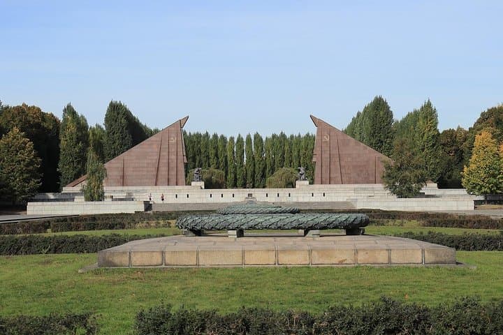 Private 2-Hour Sightseeing Tour in Berlin