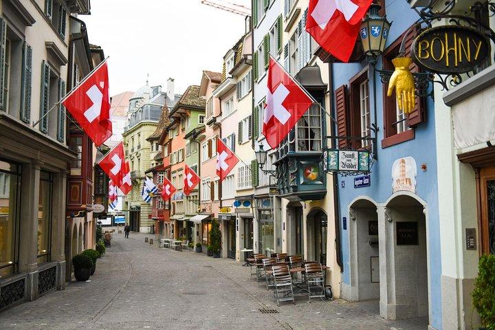 Tour privato a piedi turistico di Zurigo