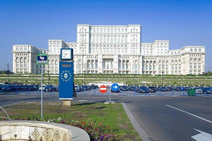 Riflettori di Bucarest, tour privato della città in auto