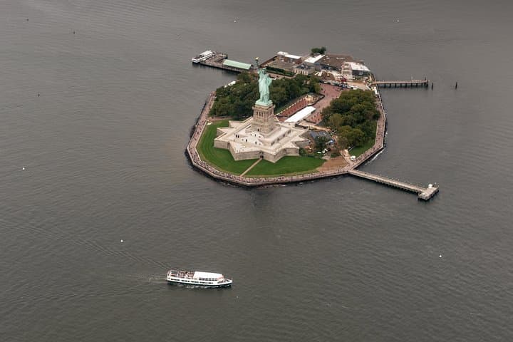 New York City Grand Island Helicopter Tour