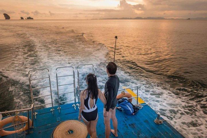Phang Nga Sea Canoe par Big Boat Tours avec déjeuner