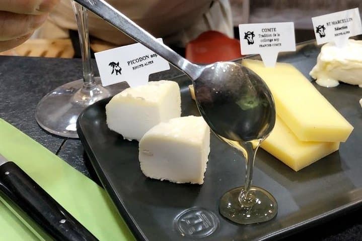 Food and silk tour in Lyon