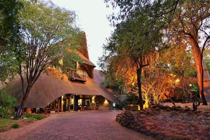 4 Tage / 3 Nächte Victoria Falls Safari Lodge Package