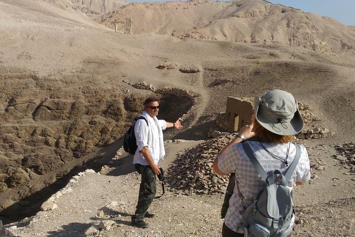 Luxor West bank (Queens valley, Habu Temple and Deir Elmadina) - Private