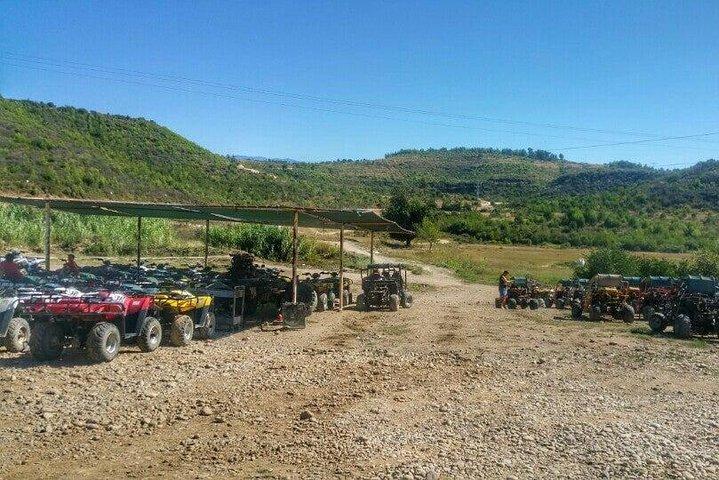 Quad Safari Side: Ride Hard, Explore Mais Get Dirty, Feel Alive