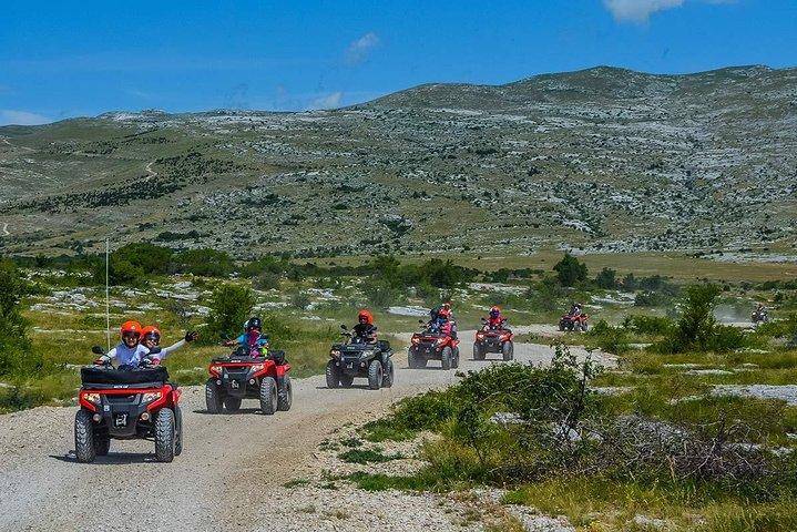 Quad Safari Side: Ride Hard, Explore Mais Get Dirty, Feel Alive