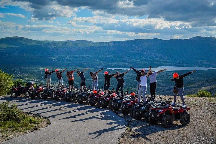 Quad Safari Side: Ride Hard, Explore Mais Get Dirty, Feel Alive
