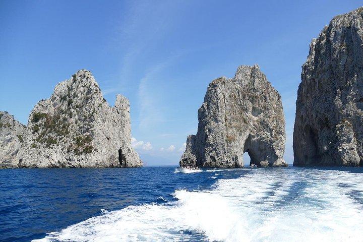 Visite privée d'une journée sans stress: Capri et la grotte bleue de Naples