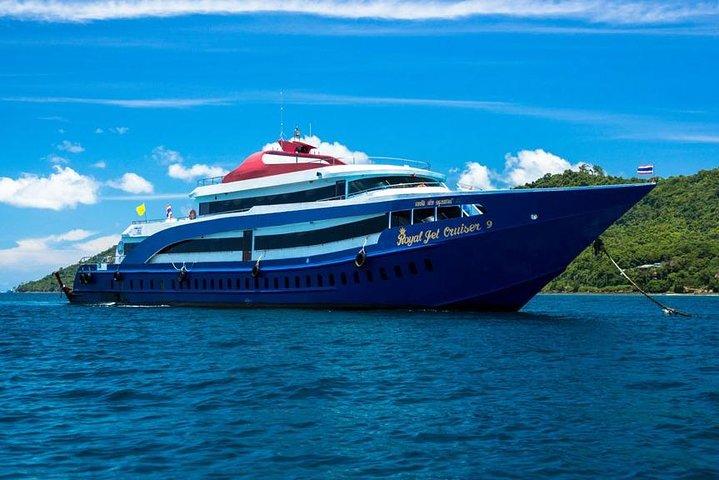 Phi Phi Islands Tour First Class en Royal Jet Cruiser desde Phuket
