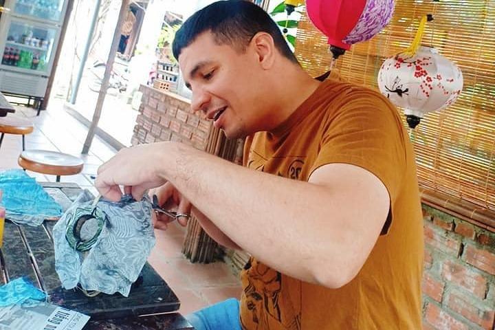 Guidet tur til Thanh Ha Pottery Village, Lantern Making Class & Basket Boat Ride