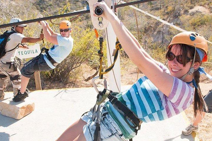 Cabo Outdoor Adventure: Ziplines, Rappelling e ponte de suspensão