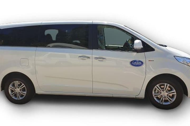 Luxury Van, Private Transfer, Cairns Airport - Port Douglas.
