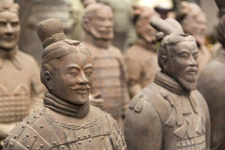 2 - em - 1 : Terracotta Army + Xi'an City Wall Tour Privado (8 horas)
