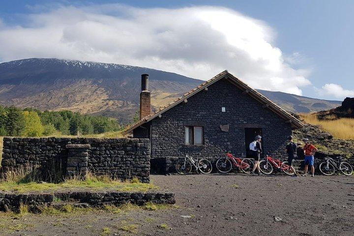 Circuit complet de l'Etna en petit groupe VTT