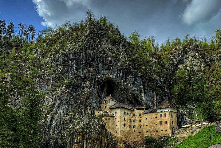 Excursión privada a Ljubljana, la cueva de Postojna y el castillo de Predjama desde Zagreb