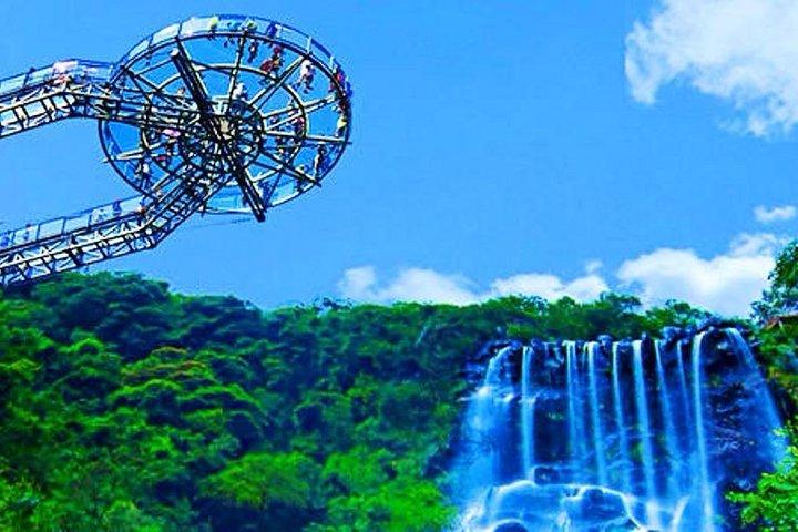 Excursão privada ao Gulong Canyon com ponte de vidro e quedas de água de Guangzhou