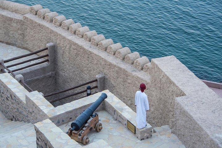 Muscat City Tour (Palads, Forts, Markets & Mosque)