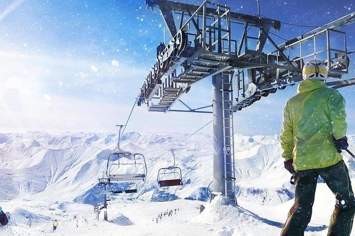 Privétransfer van de luchthaven van Tbilisi naar het skigebied Gudauri