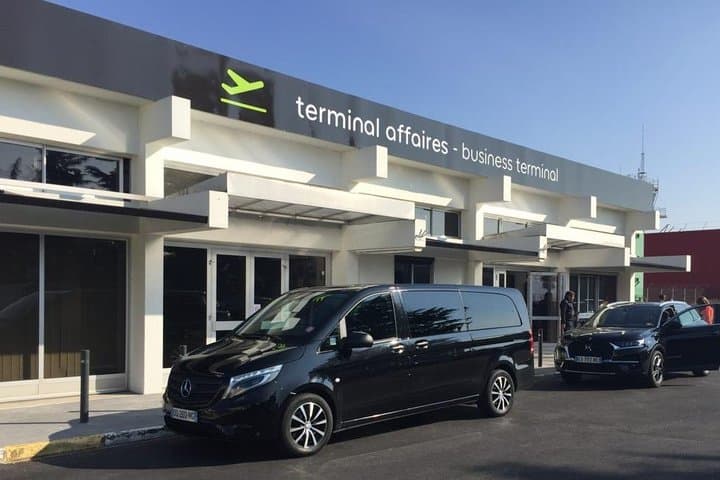 Naples Airport to Pompei Private Transfer Minicab
