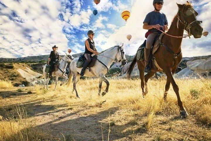 Meilleure excursion équestre au lever du soleil en Cappadoce - Min.2 pax.
