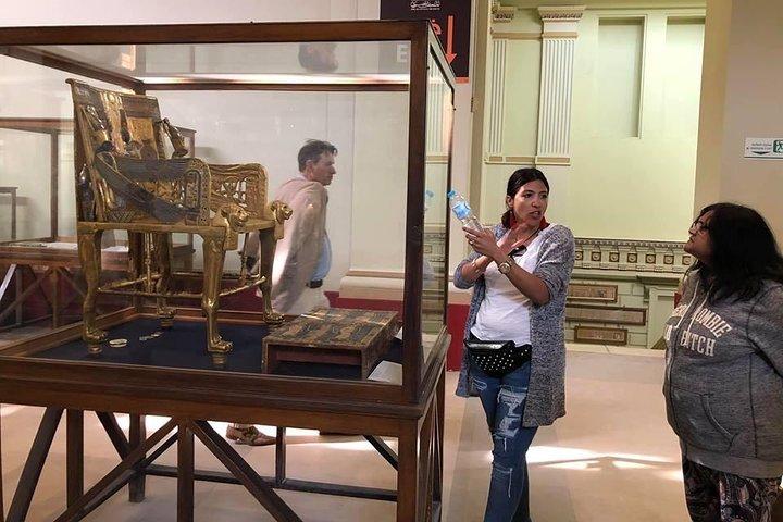 Ganztägige Tour zu den Pyramiden von Gizeh, dem Kairoer Museum und dem Basar inklusive Mittagessen