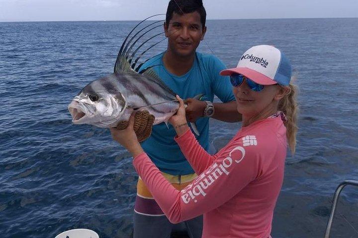 グアナカステのEl Cocoでのスポーツフィッシングは、太平洋側半日ツアー