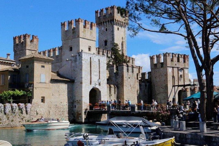 Traslado privado a Venecia-Milán, escala Verona, Sirmione, servicio de chófer