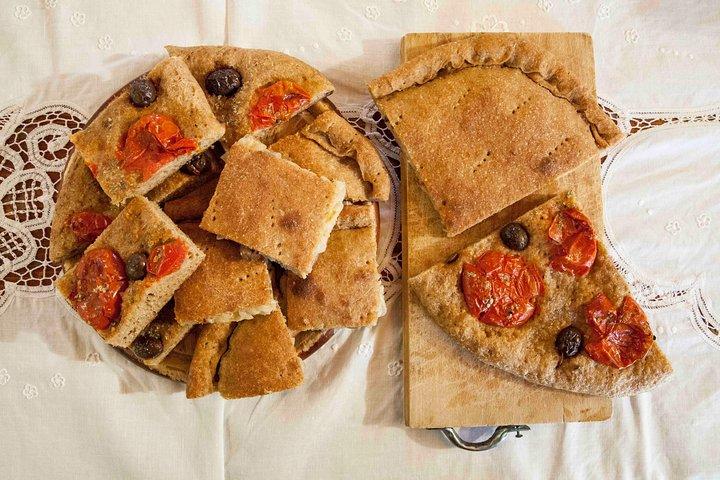 Lezione di pizza e tiramisù presso la casa del locale a Ischia