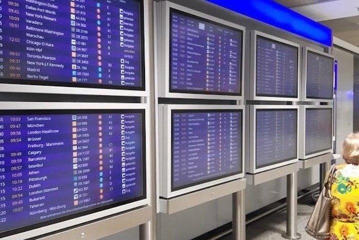 ストラスブールのドライバー付きレンタカー - 空室状況 7 時間