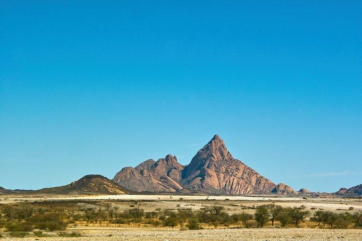 Swakop River Valley & Spitzkoppe Full Day 4x4 tour vanuit Walvis Bay