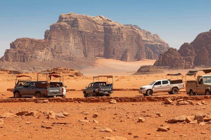 Fra Petra til Wadi Rum, så tilbage til Amman eller lufthavnen.