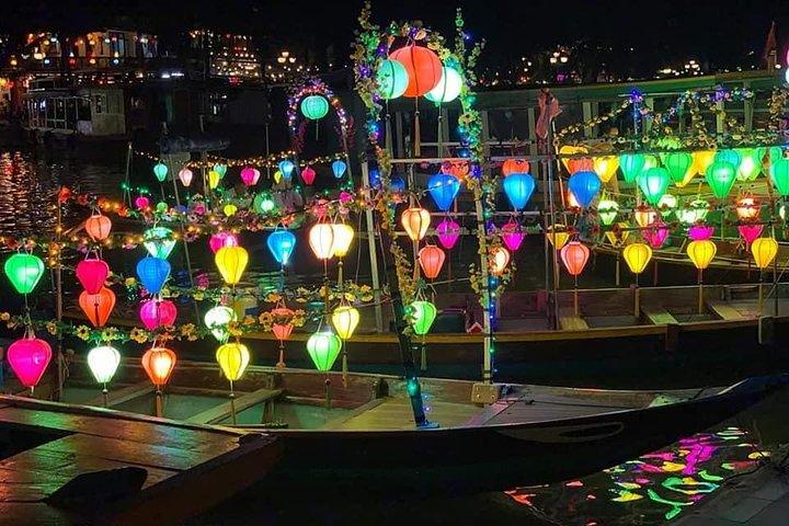 Passeio a pé Hoi An - passeio pela cidade e Sampan com lanternas coloridas, mercado noturno