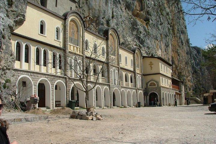 Visite o Mosteiro de Ostrog e a casa rural tradicional - Montenegro Private Tour