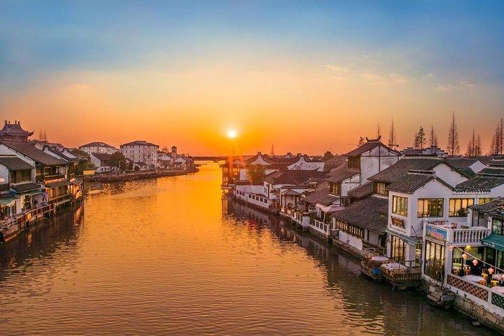 Visite privée de Shanghai à Zhujiajiao Water Town et la plus haute tour