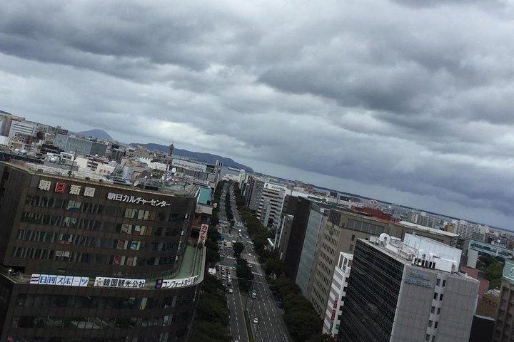 公共交通機関で歩く福岡市観光ツアー