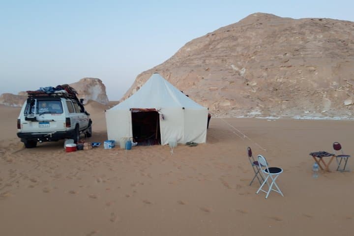 Black and White Desert Tour 2 Days 1 Night
