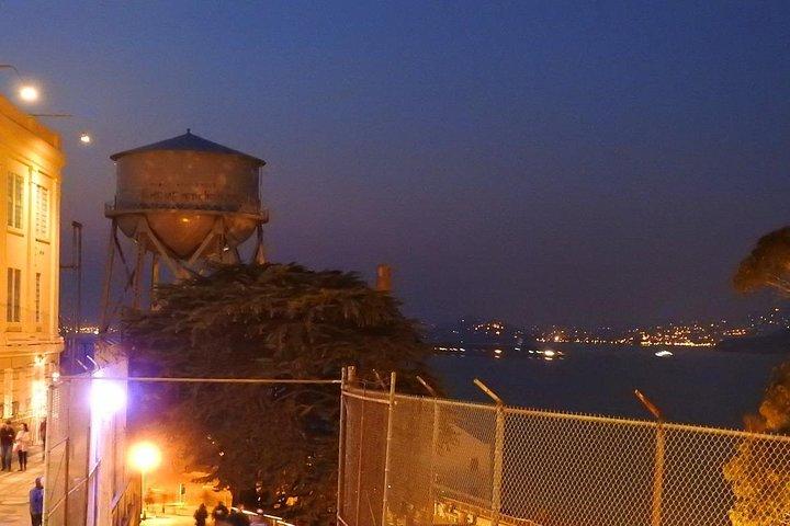 Visite nocturne privée d'Alcatraz et visite de la ville de San Francisco