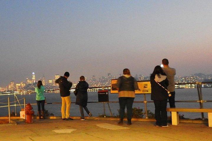Visite nocturne privée d'Alcatraz et visite de la ville de San Francisco