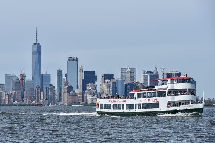 Circle Line: 1.5hr - New York City Landmarks Cruise
