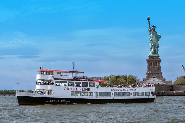 Circle Line: 1.5hr - New York City Landmarks Cruise